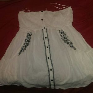 Tube tob. Fits great. Flowy. And has small pockets