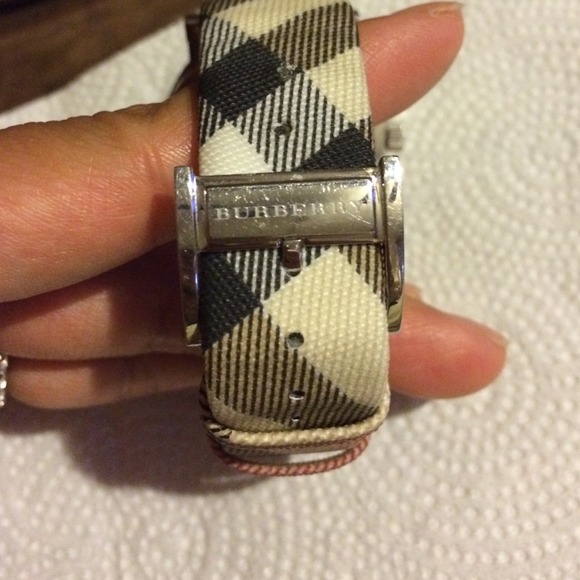 Burberry watch - Picture 3 of 3