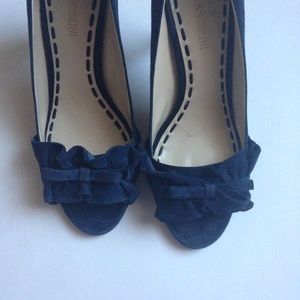 Enzo Angiolini Eamielee Size 7 Navy Heels