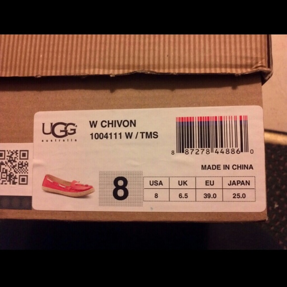 Like new, wrong moccasin,Poss trade for UGG Dakota - Picture 2 of 2