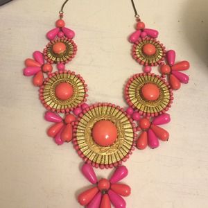 Francesca's statement necklace!