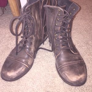 Combat boots