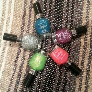 Bundle Of 5 Wet n Wild Fergie Nail Polish