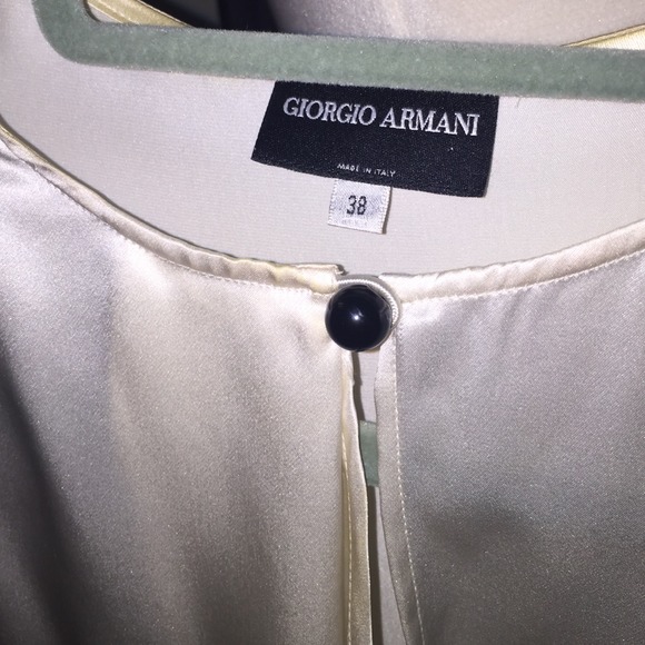 GIORGIO ARMANI Blouse. - Picture 2 of 4