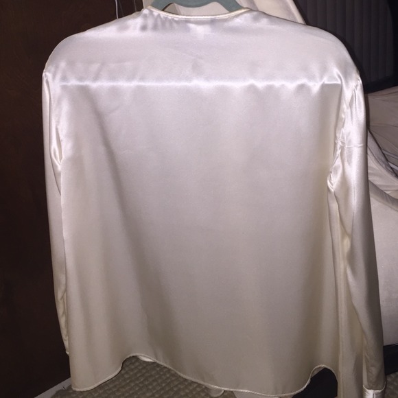 GIORGIO ARMANI Blouse. - Picture 3 of 4