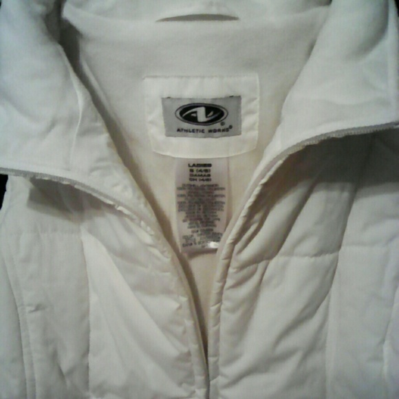 Vest - Picture 2 of 4