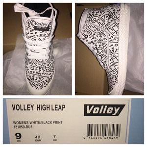NEW! Volley High Leap Blk/Wht Sneakers - Sz 9