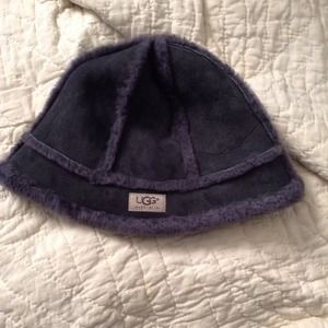 UGG City Bucket Hat in Charcoal