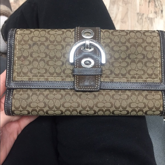 Coach Authentic Wallet