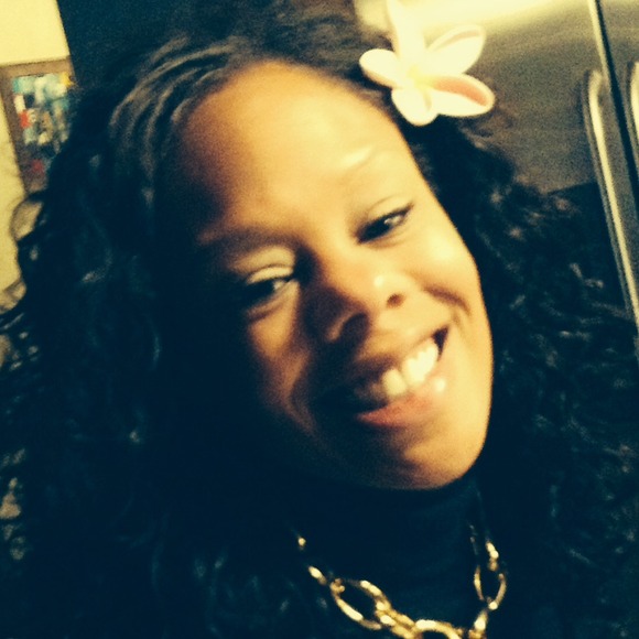 Meet Steph - Picture 3 of 4