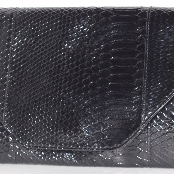 Black envelope clutch with a remove-able strap - Picture 4 of 4