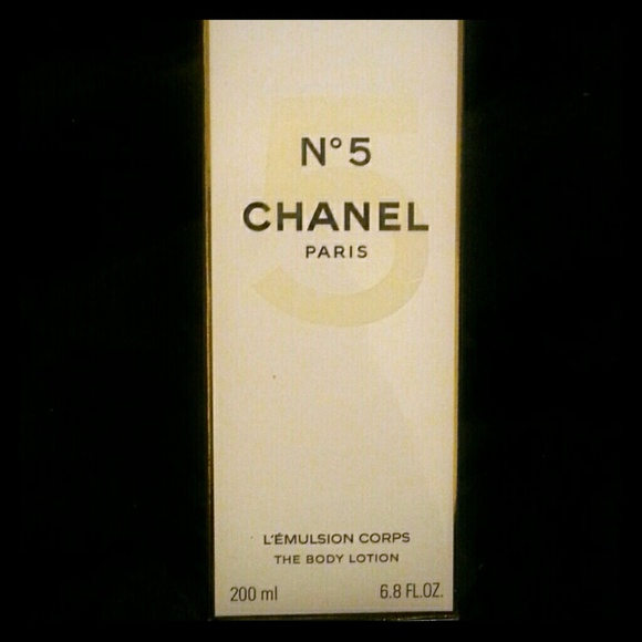 AUTHENTIC CHANEL NO 5 BODY LOTION NIB