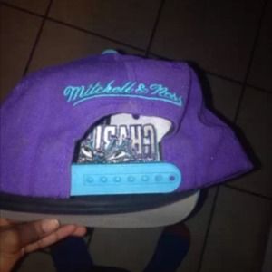 Snap back hat