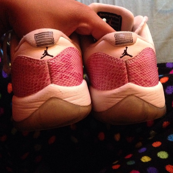 SOLD😛😛 RE-POSH Pink snake skin 11s - Picture 4 of 4