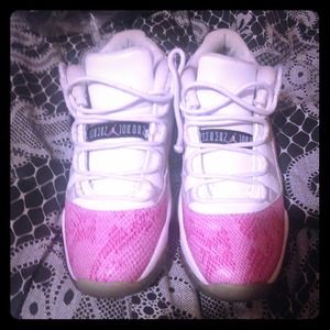 SOLD😛😛 RE-POSH Pink snake skin  11s