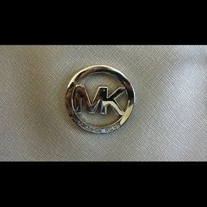 **EXTRA PICTURES FOR MICHAEL KORS IN PREVIOUS**