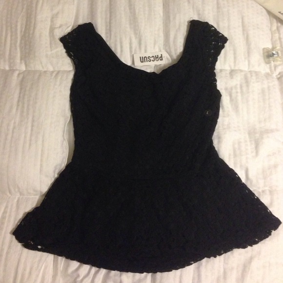 Pacsun lace cutout back peplum top
