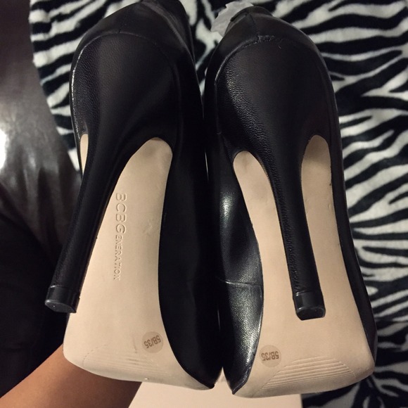 NEW! BCBGeneration Super PERFECT condition! - Picture 4 of 4