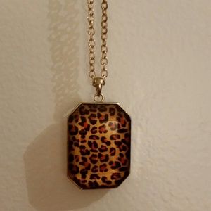 Cheetah pendant necklace
