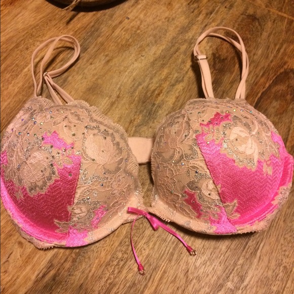 Victoria's Secret Bombshell Bra 32B