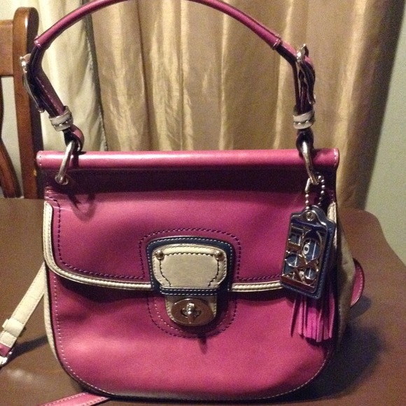 Coach purse 🎀 - Picture 2 of 3