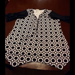 Black and white top 🎀