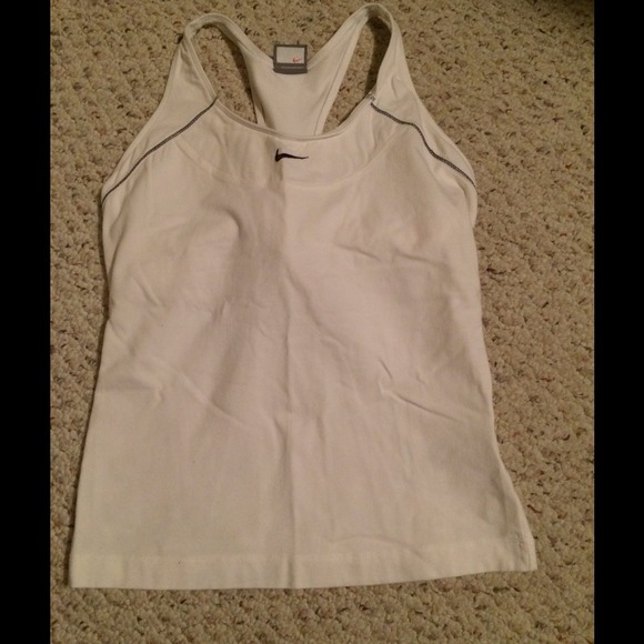 🌺SOLD!!! Nike white workout tank!