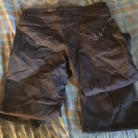 Jeans - Picture 2 of 3