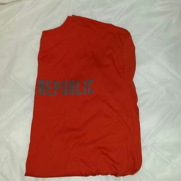 Orange banana republic T-shirt - Picture 2 of 2