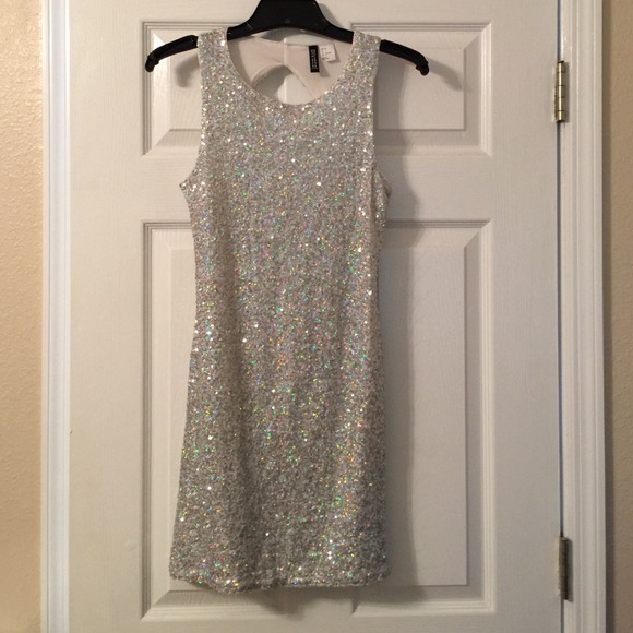 Reserved 😊😊😊 H&M silver sequined party dress