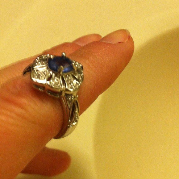 Fashion ring