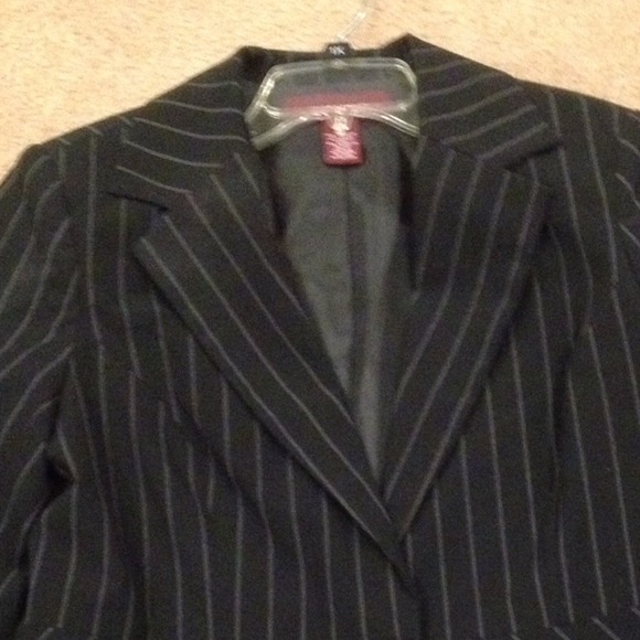 Blazer - Picture 3 of 3