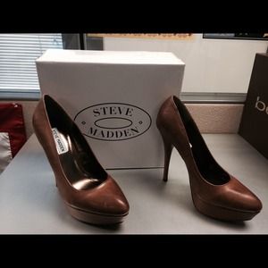 Cognac color pumps