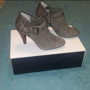 NIB Grey Suede Alfani Booties