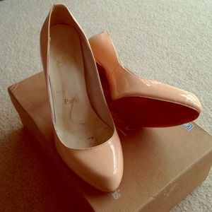 Christian Louboutin peach/nude pump heels