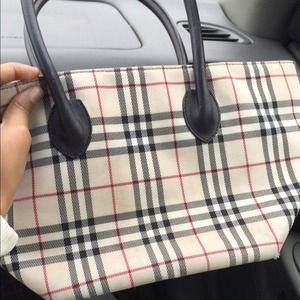 Burberry purse