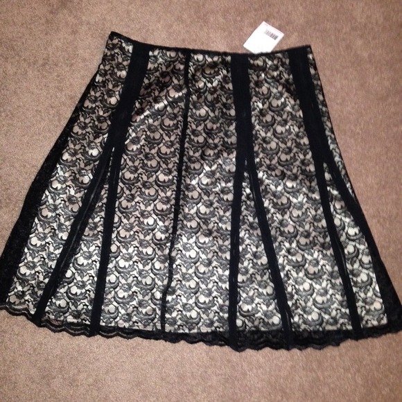 Lace skirt