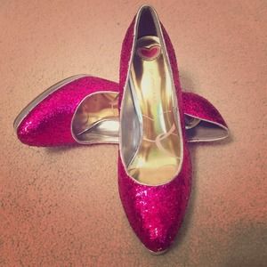 Hot Pink Glitter Pumps 💕