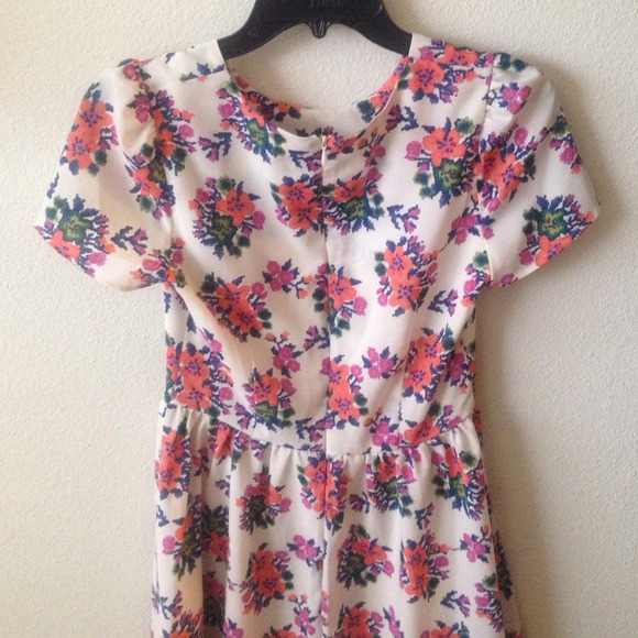 Floral dress - Picture 2 of 4