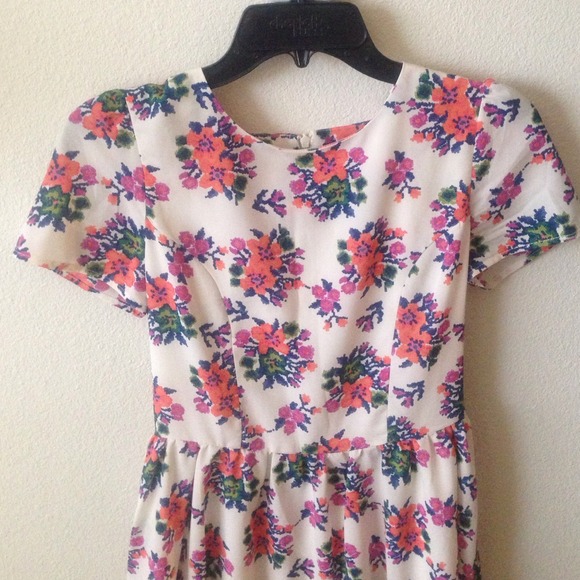 Floral dress - Picture 3 of 4