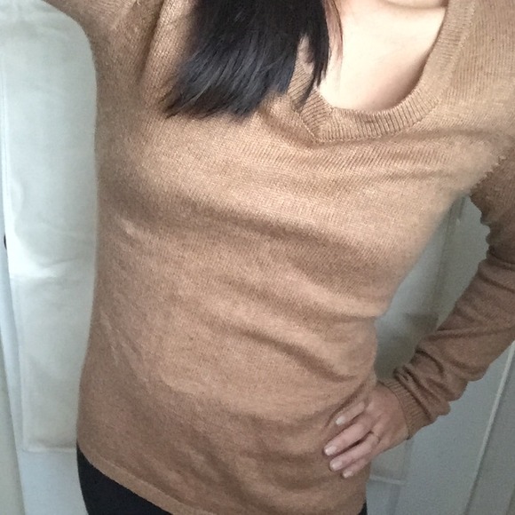 Double v sweater - camel - Picture 3 of 3