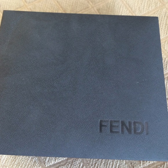 Fendi watch - Picture 3 of 3