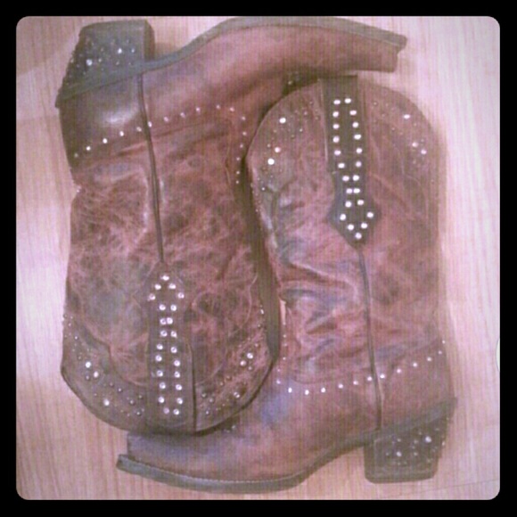 Arial Rhinestone cowgirl boots