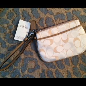 Wristlet