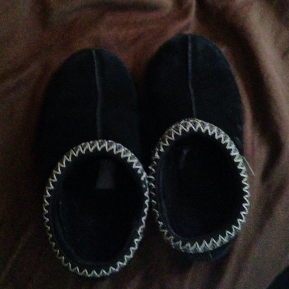 Tasman uggs black size 8