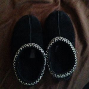 Tasman uggs black size 8