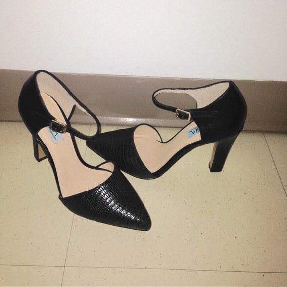 Crocodile print pumps - Picture 2 of 4