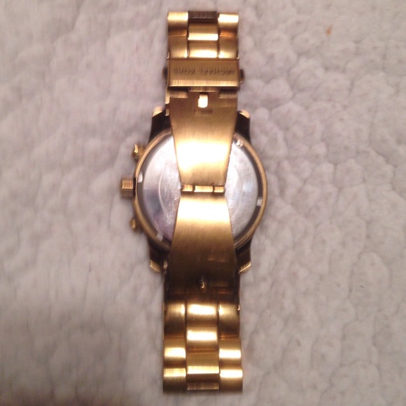 ⚠️Sold⚠️Michael Kors Runway Antique Gold Watch - Picture 2 of 4