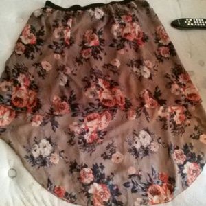 Hi- low skirt ! $15 ! Also willing to trade ?? XL