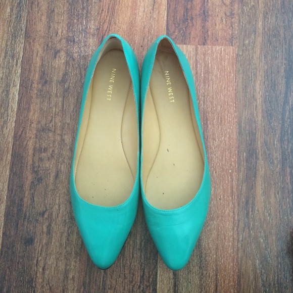 Nine West pointy toe flats